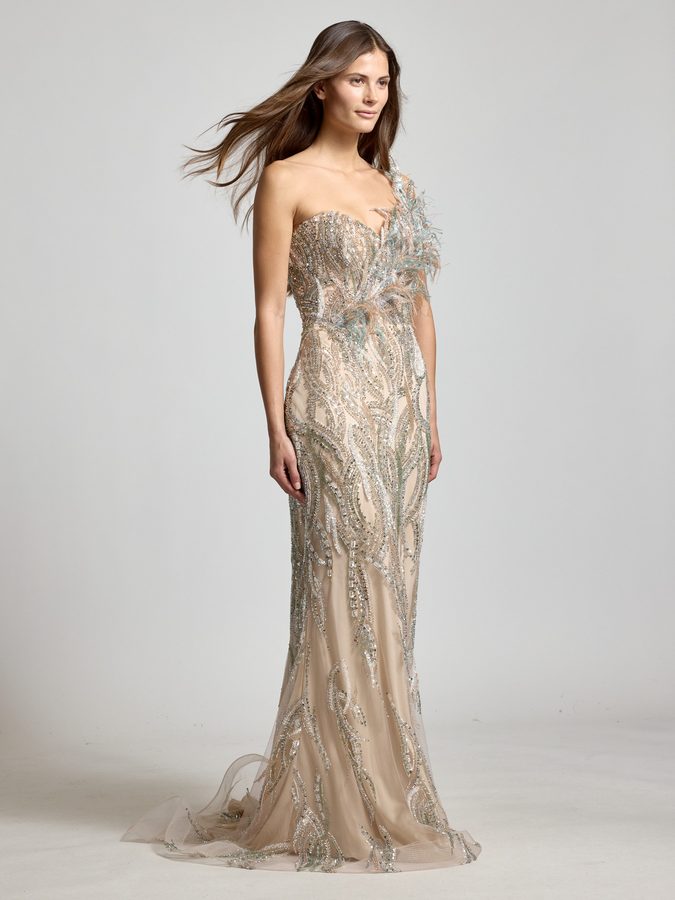 Model im Paillettenkleid