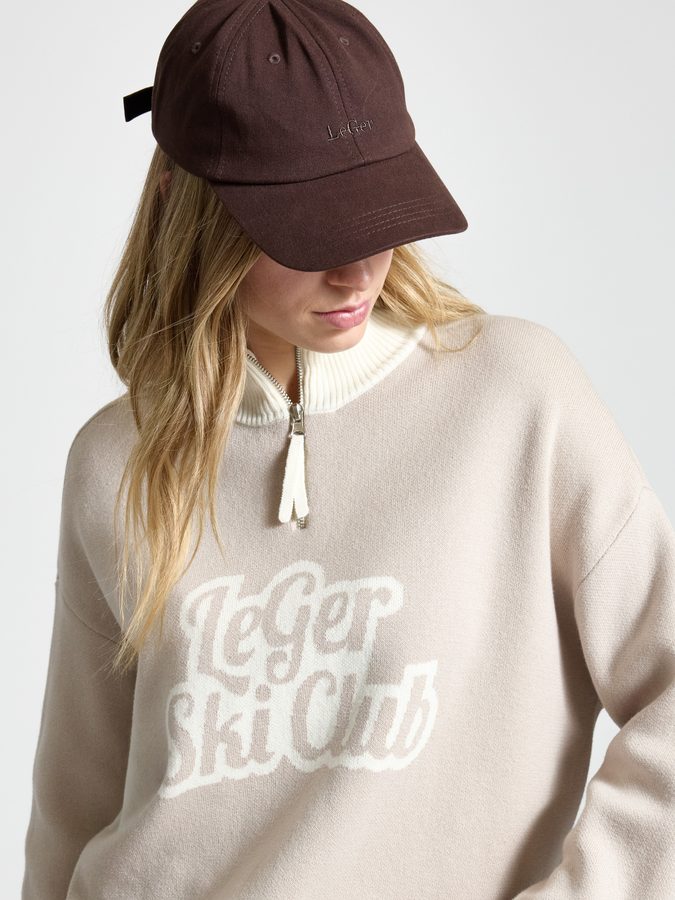 Model mit brauner Cap, Nahaufnahme