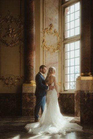 Brautpaar im Schlosssaal